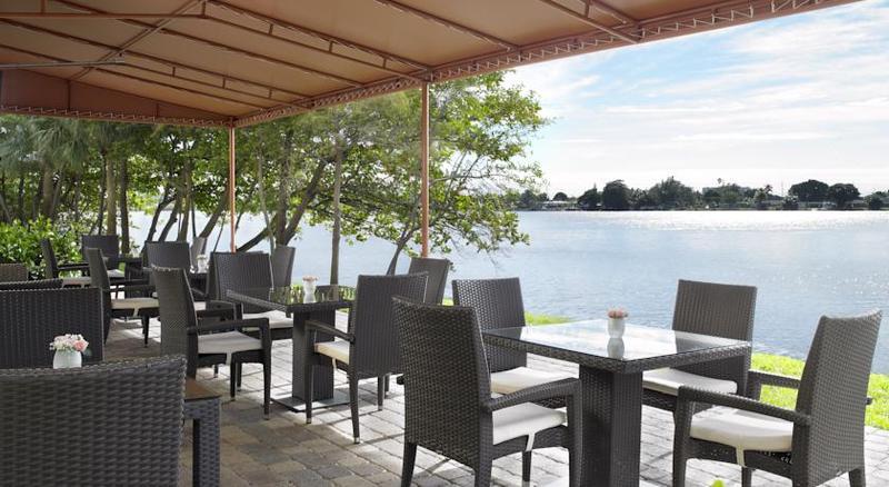 Springhill Suites By Marriott Miami Airport South Blue Lagoon Area Miami Springs Exterior photo