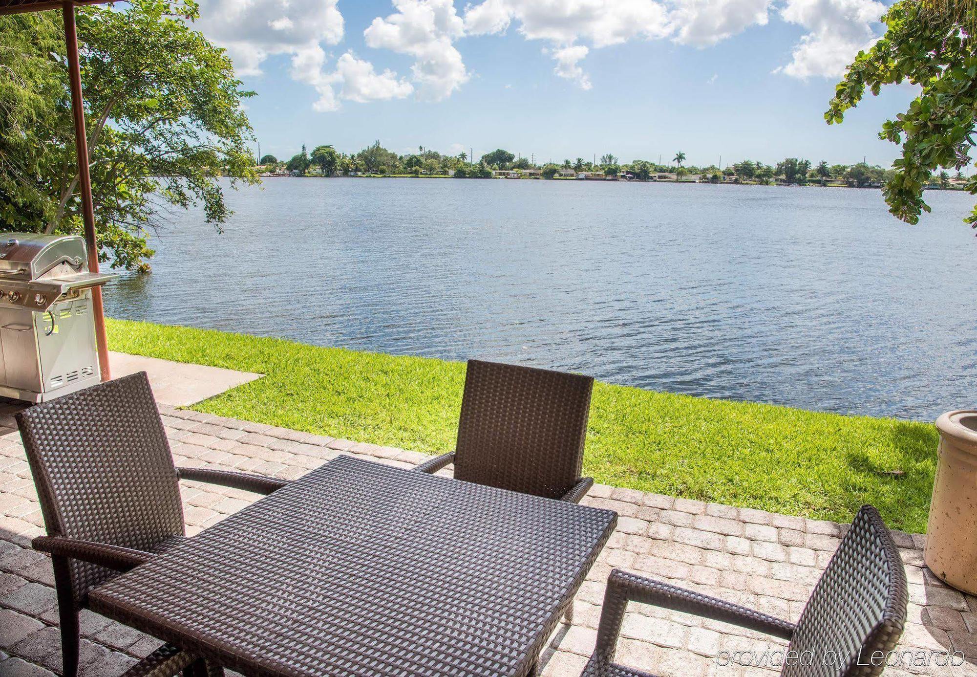Springhill Suites By Marriott Miami Airport South Blue Lagoon Area Miami Springs Exterior photo